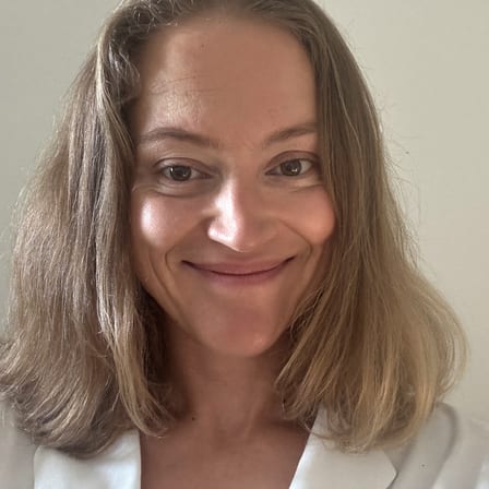Portrait d'une habitante du centre-ville de Tourcoing ayant comparé ses devis de diagnostic
